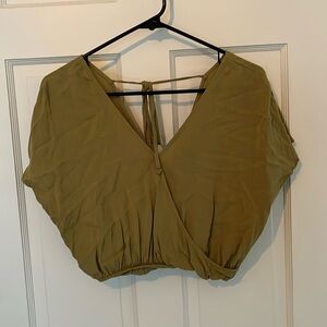 Forever 21: cropped t-shirt with tie